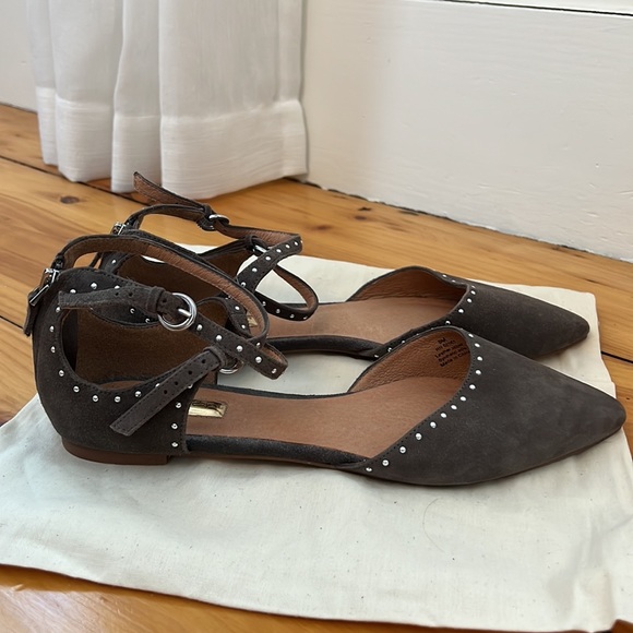 Halogen grey suede ballet flat. Size 9. - Picture 4 of 8